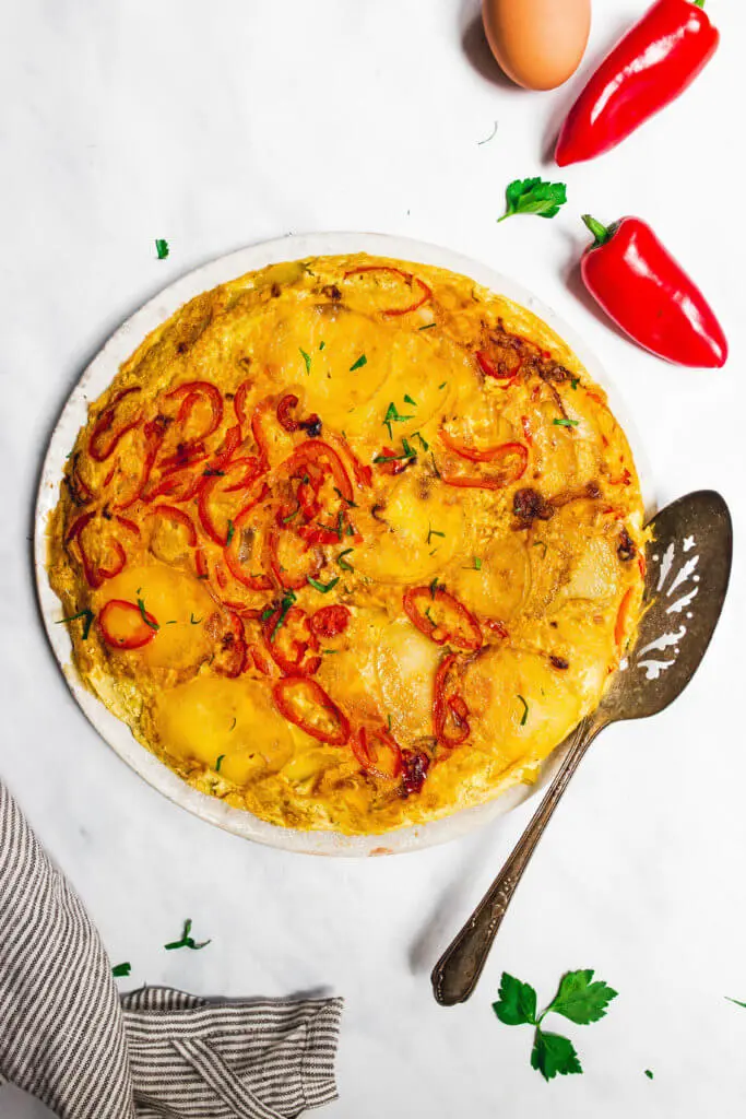 Tortilla Española with Sweet Red Peppers (Whole30, Paleo-friendly) via Foodbymars