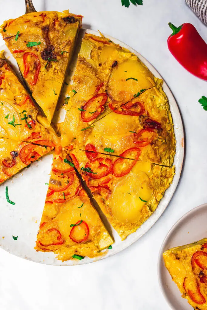 Tortilla Española with Sweet Red Peppers (Spanish Omelette) (Whole30, Paleo-friendly) via foodbymars
