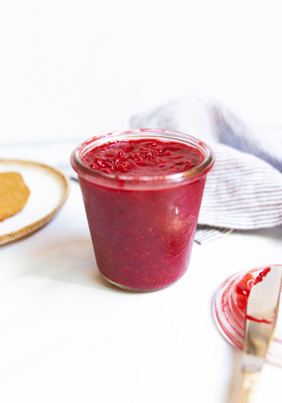 Quick Raspberry Chia Seed Jam (Paleo, Vegan, Refined Sugar-free) via Food by Mars