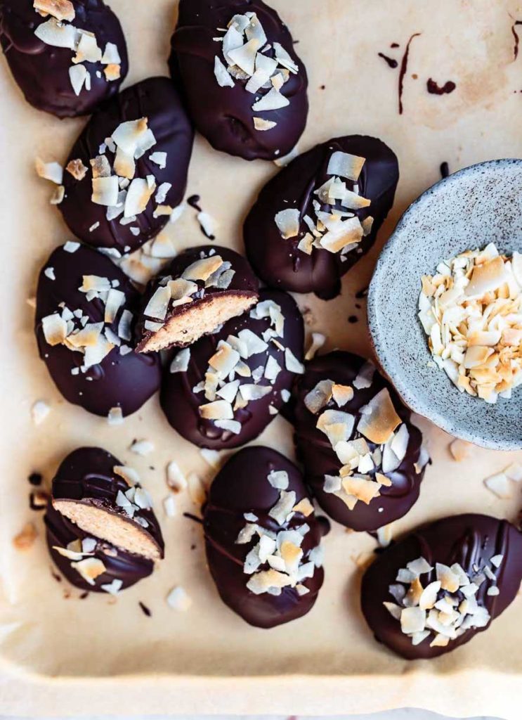 how to make paleo nut-free chocolate easter eggs with toasted coconut butter