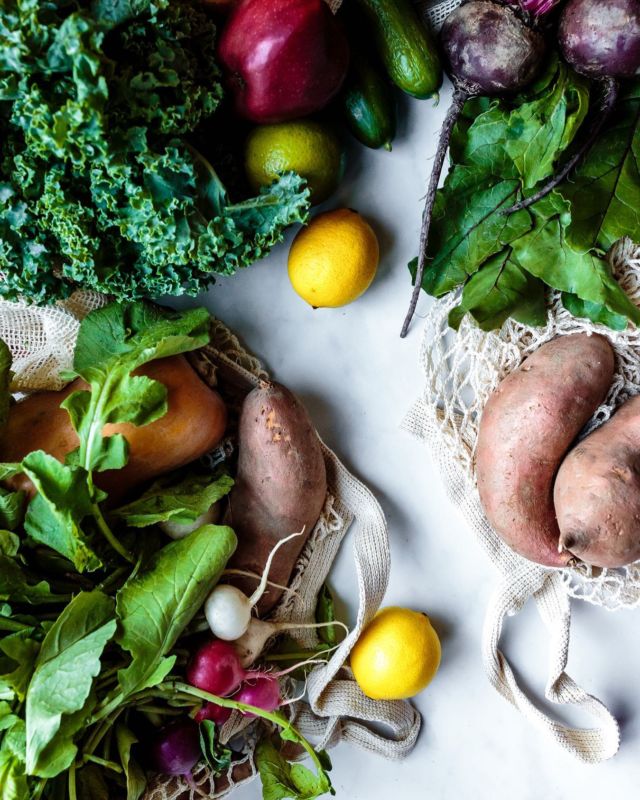 Eating seasonally and diversely is nature's way of taking care of our guts... we all need different nutrients at different times of the year and the more diverse our produce is, the more diverse our microbiome is which makes for a happy gut and immune system, to say the least.
⠀⠀⠀⠀⠀⠀⠀⠀⠀
Tips to eat more seasonally:
✨Know before you shop with a list of what's in season
✨Join a CSA or similar subscription (search locally online)
✨Attend farmers markets if available
✨Buy frozen if you can't get it fresh - it's still nutritious!
✨Have fun with trying new things, there's a recipe for everything if you search Google hard enough
⠀⠀⠀⠀⠀⠀⠀⠀⠀
What seasonal eats are your favorite right now?⬇️
(I'm a winter squash kinda gal!)
⠀⠀⠀⠀⠀⠀⠀⠀⠀
#guthealth #microbiome #prebiotics #ibs #sibo #hashimotos #bloat #jerf #aip #whole30 #paleo