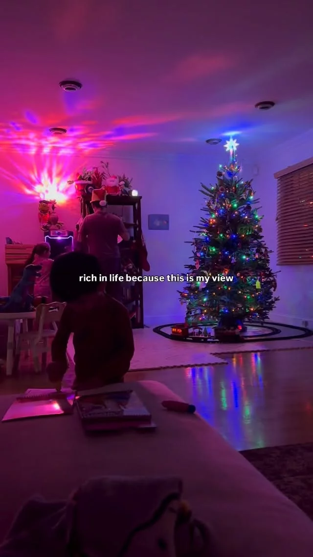 Just sending some love 💖🎄✨
Merry Everything, babes.